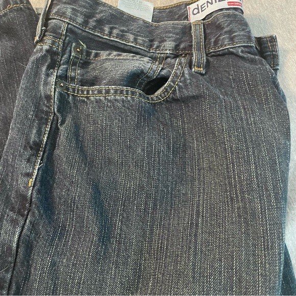 Levi’s Denizen Relaxed Fit - Picture 2 of 6